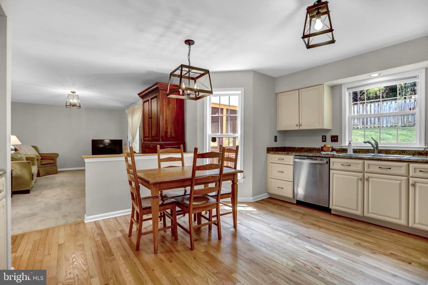 8 Farnham Way photo 14