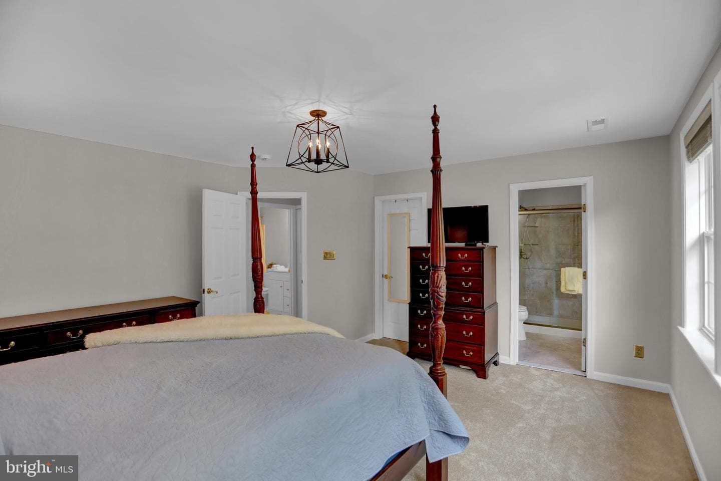 8 Farnham Way photo 22