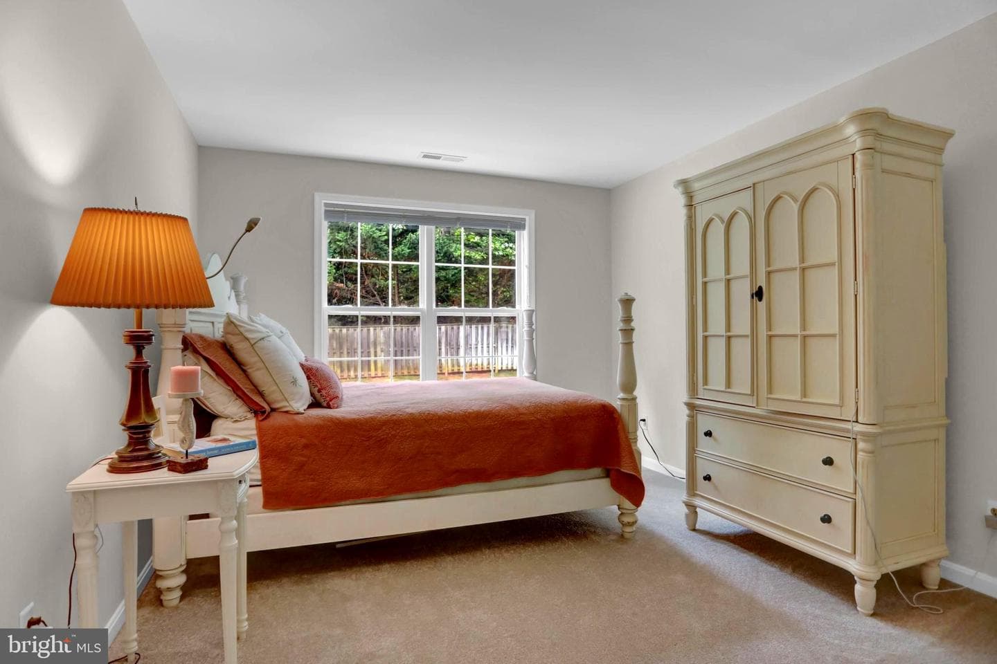 8 Farnham Way photo 24