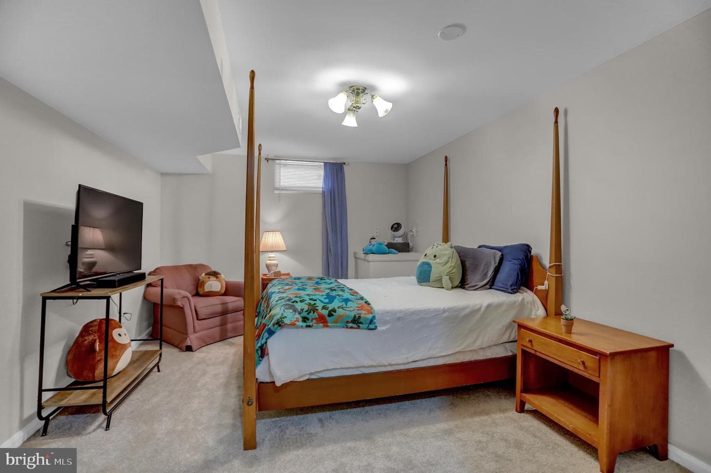 8 Farnham Way photo 33