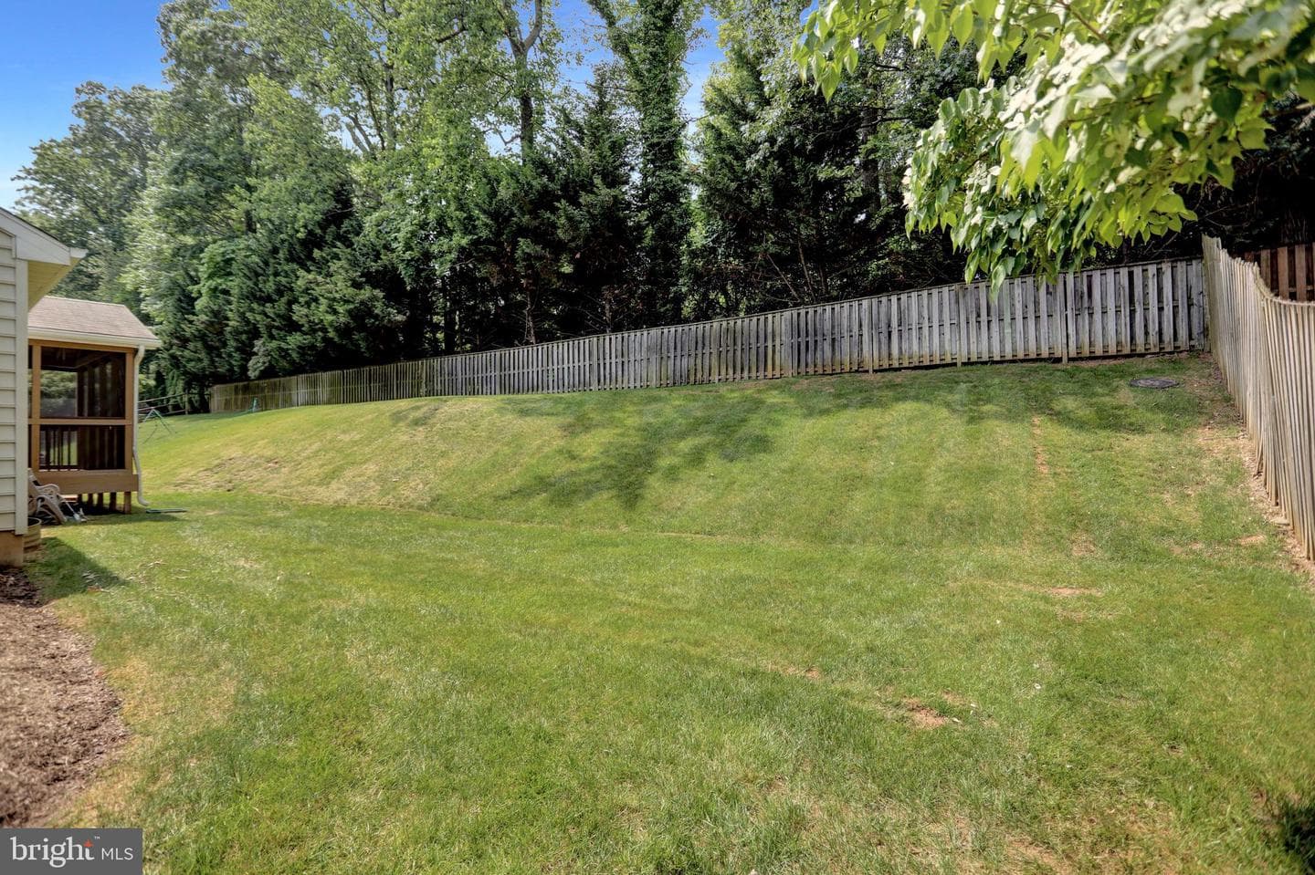 8 Farnham Way photo 38