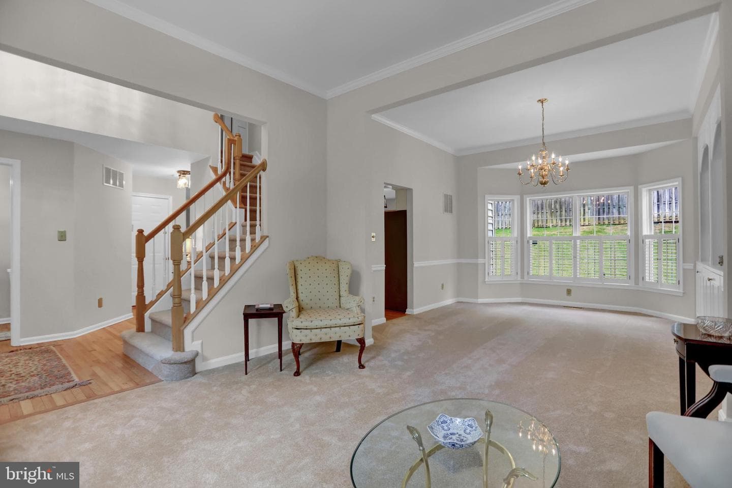 8 Farnham Way photo 4