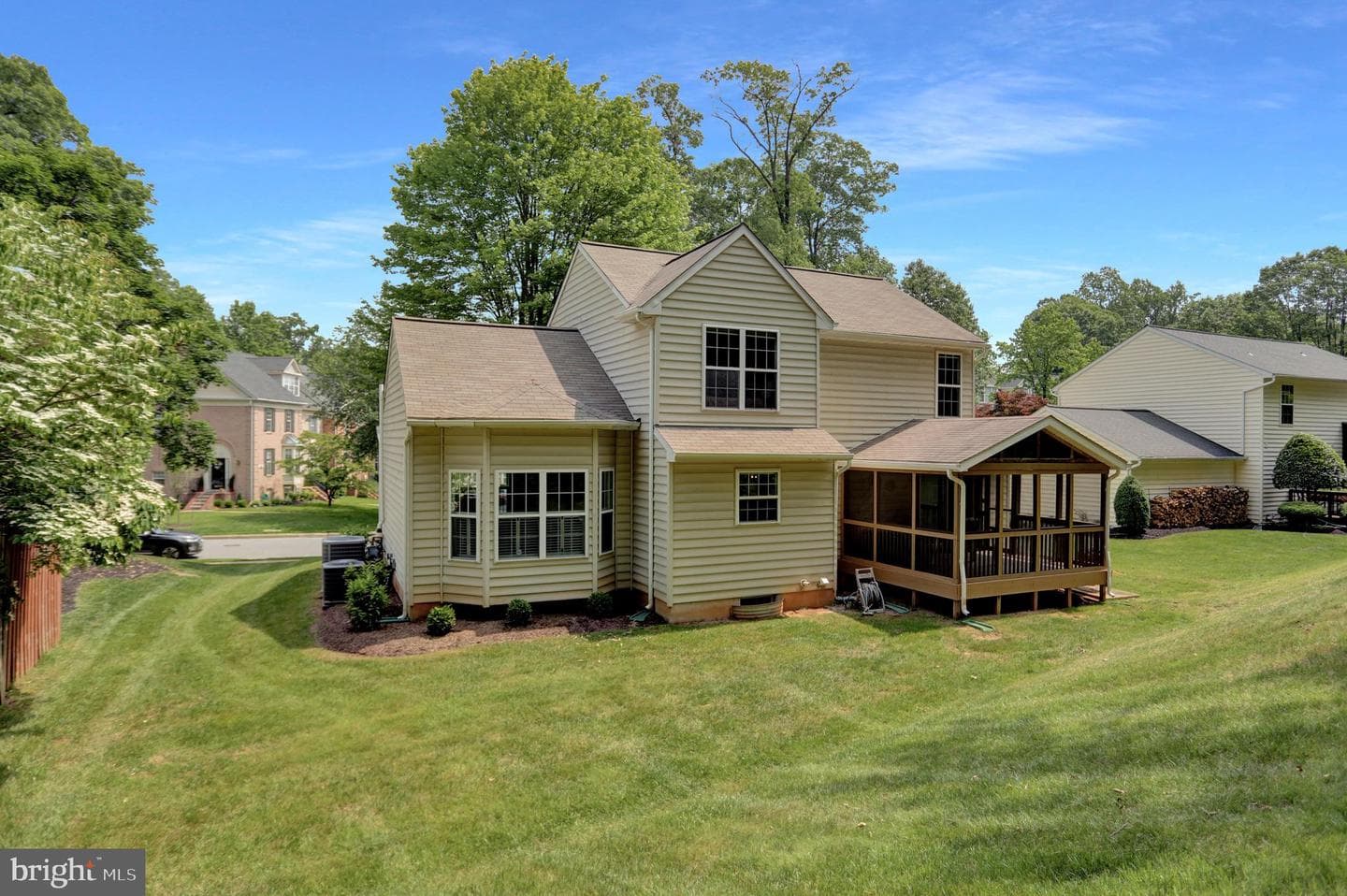 8 Farnham Way photo 45