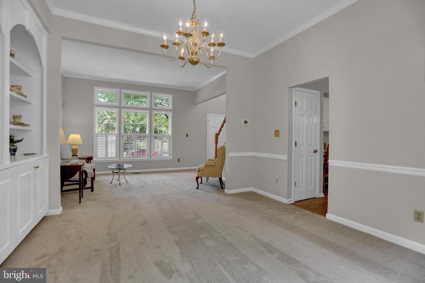 8 Farnham Way photo 5