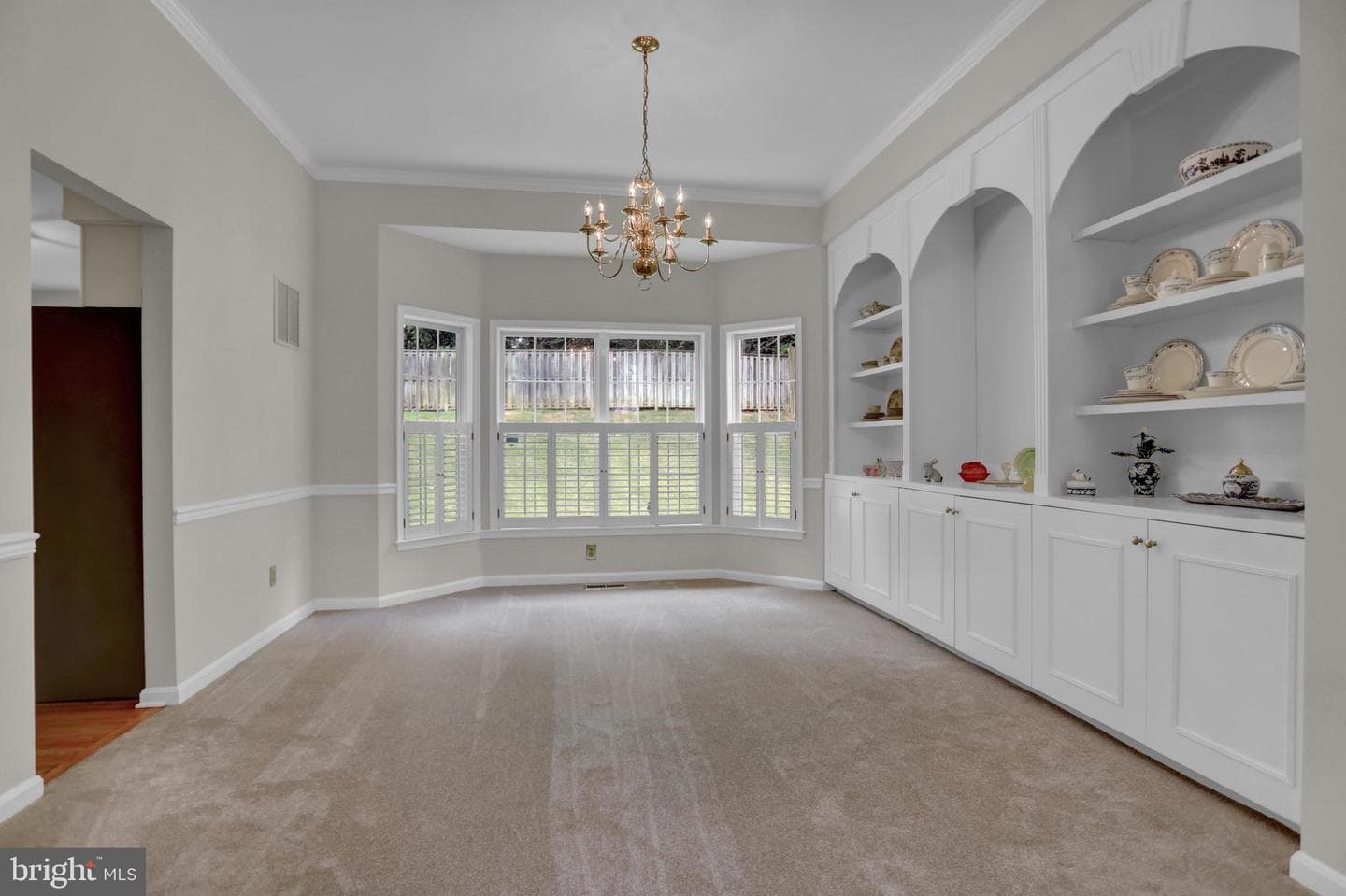 8 Farnham Way photo 8