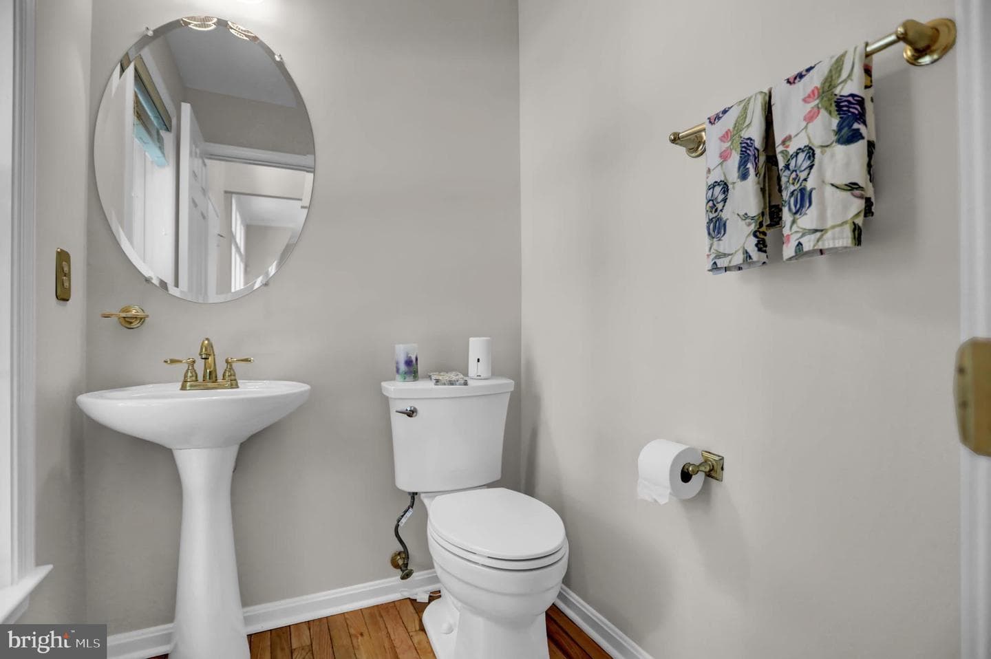 8 Farnham Way photo 9
