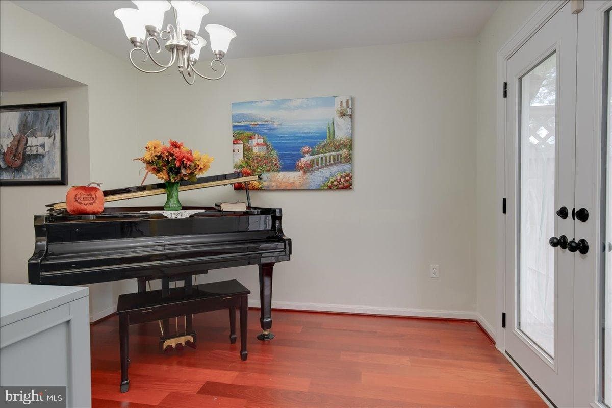3915 Queens Lace Street photo 10