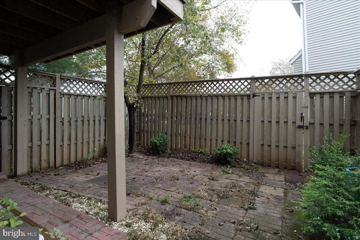 3915 Queens Lace Street photo 21