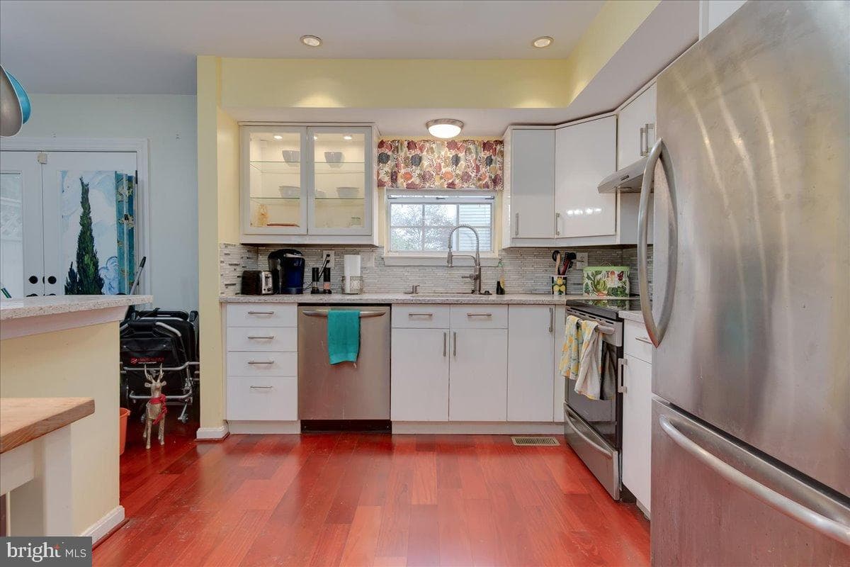 3915 Queens Lace Street photo 7