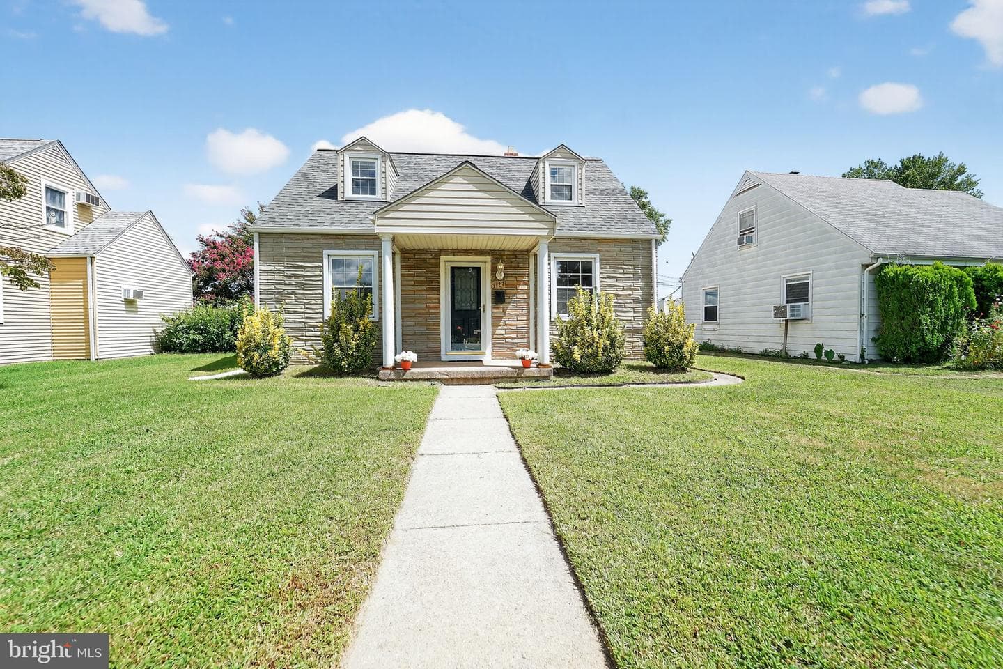 3127 Cornwall Road photo 1