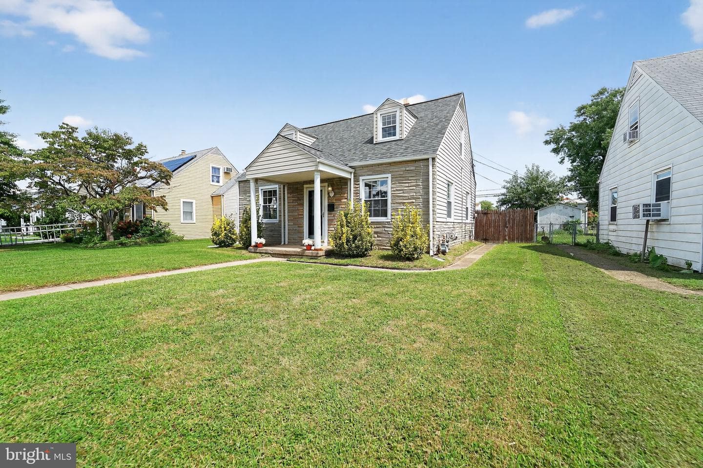 3127 Cornwall Road photo 2