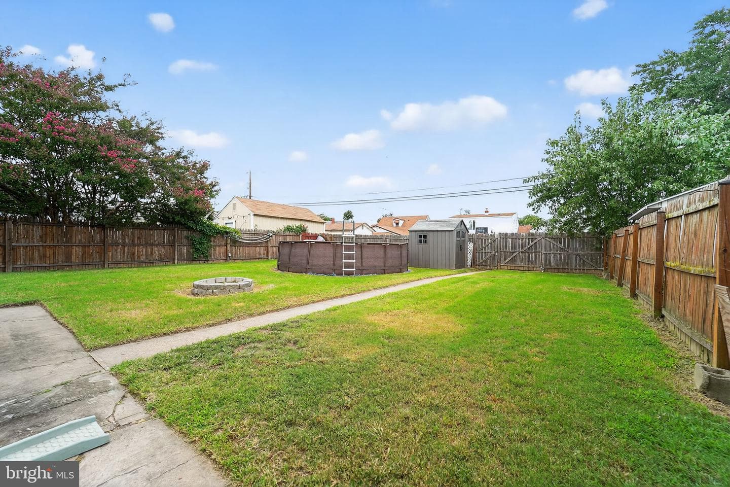 3127 Cornwall Road photo 23