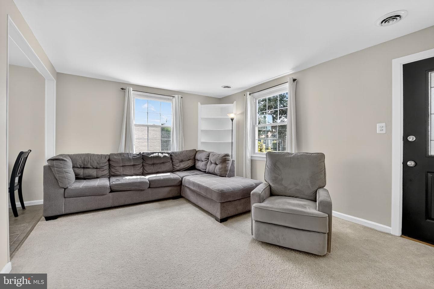 3127 Cornwall Road photo 3