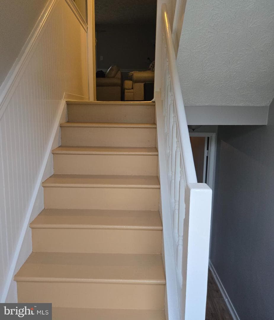 5 Clearwater Court photo 3