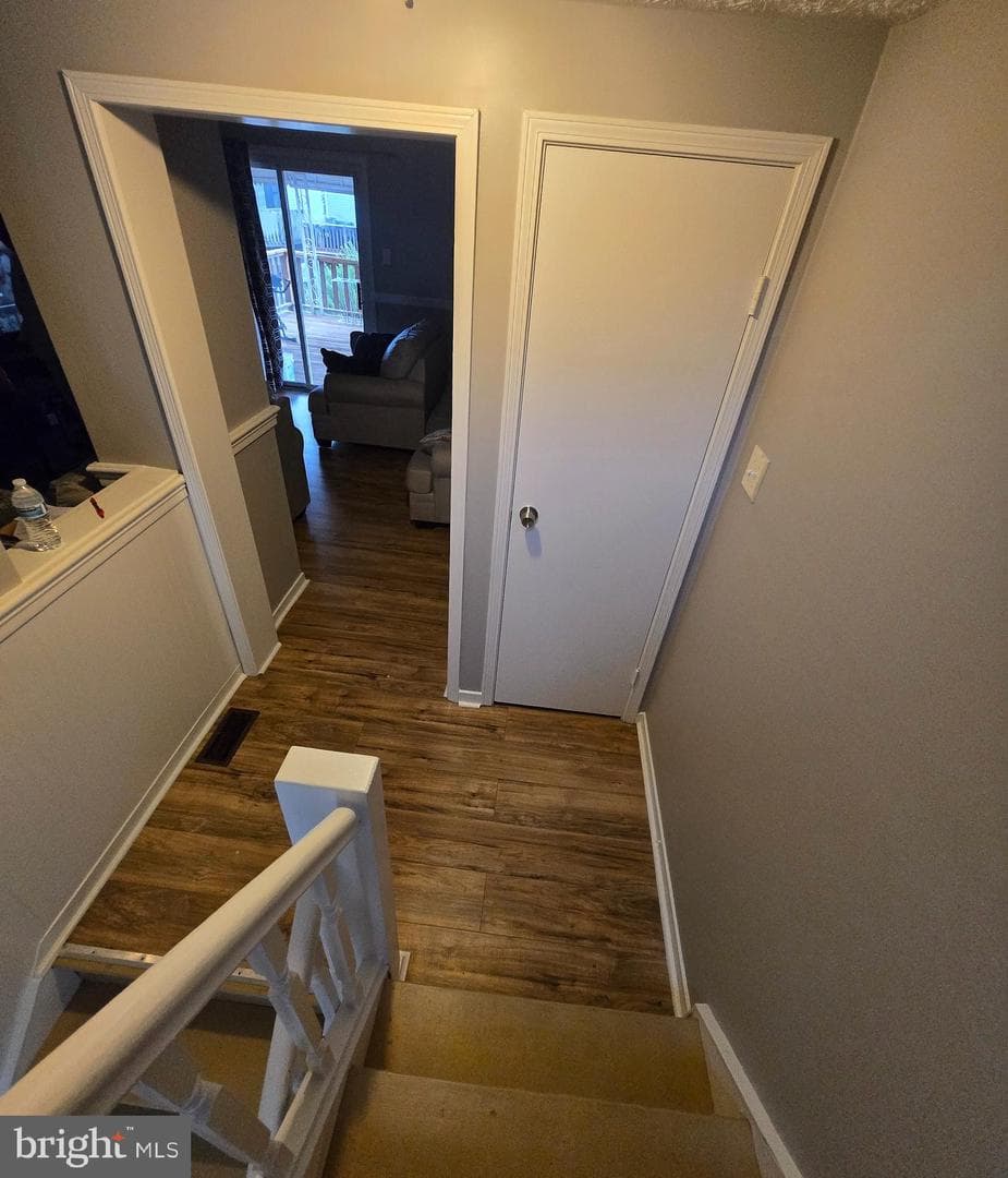 5 Clearwater Court photo 4