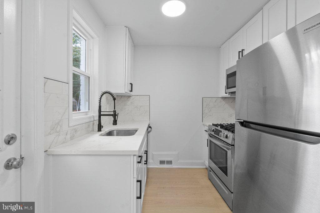 3491 Hillsmere Road photo 11
