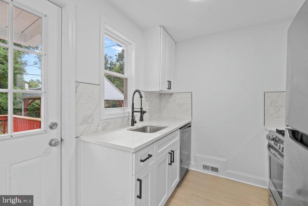 3491 Hillsmere Road photo 12