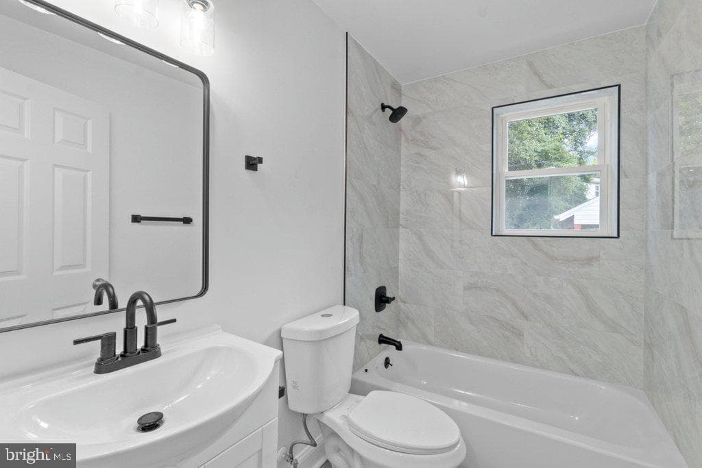 3491 Hillsmere Road photo 17