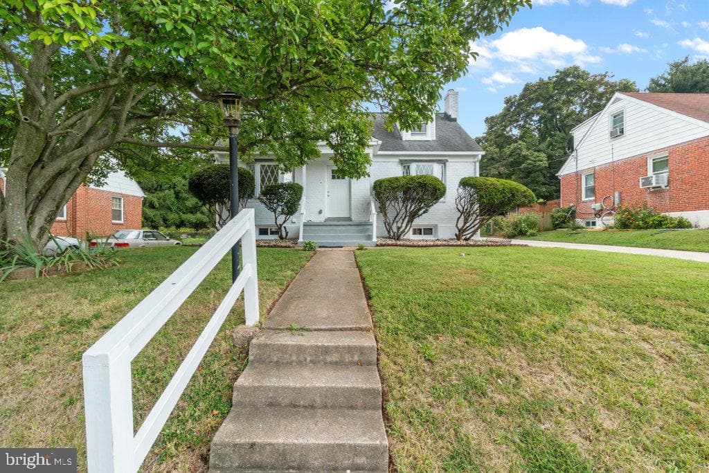 3491 Hillsmere Road photo 2