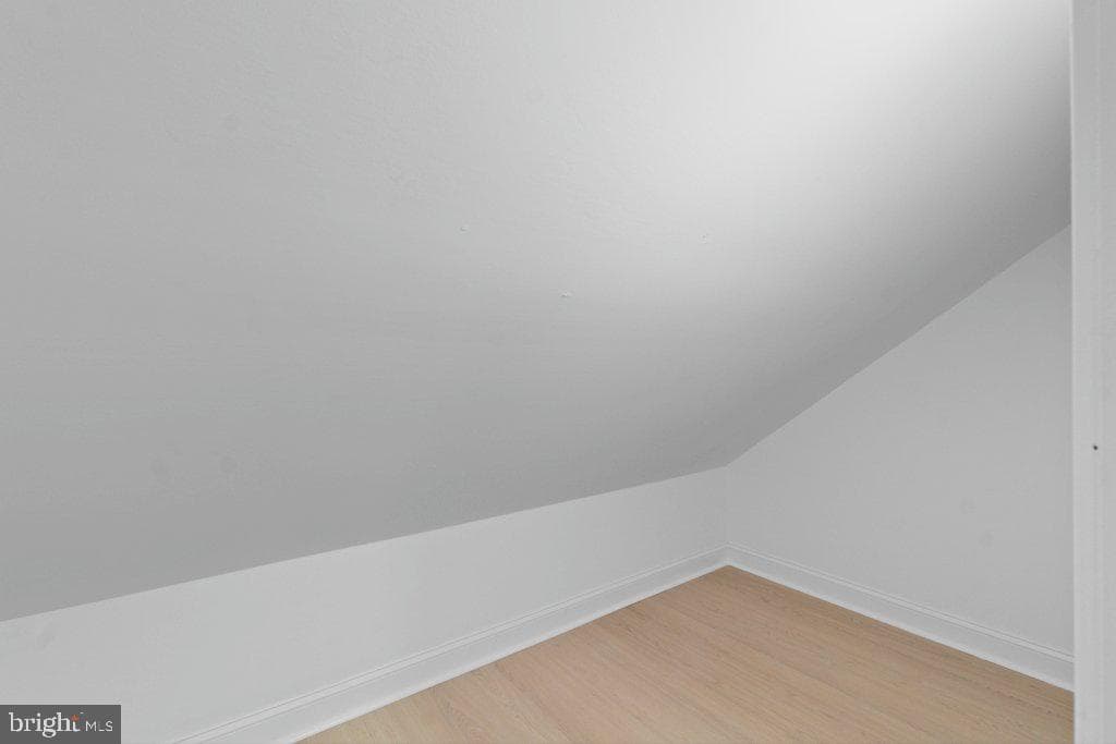 3491 Hillsmere Road photo 25