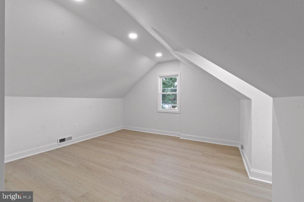 3491 Hillsmere Road photo 26