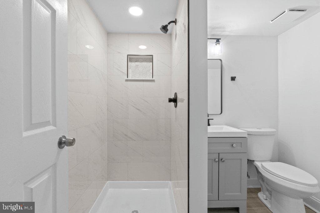 3491 Hillsmere Road photo 30