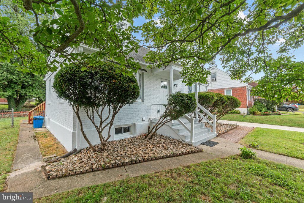 3491 Hillsmere Road photo 4