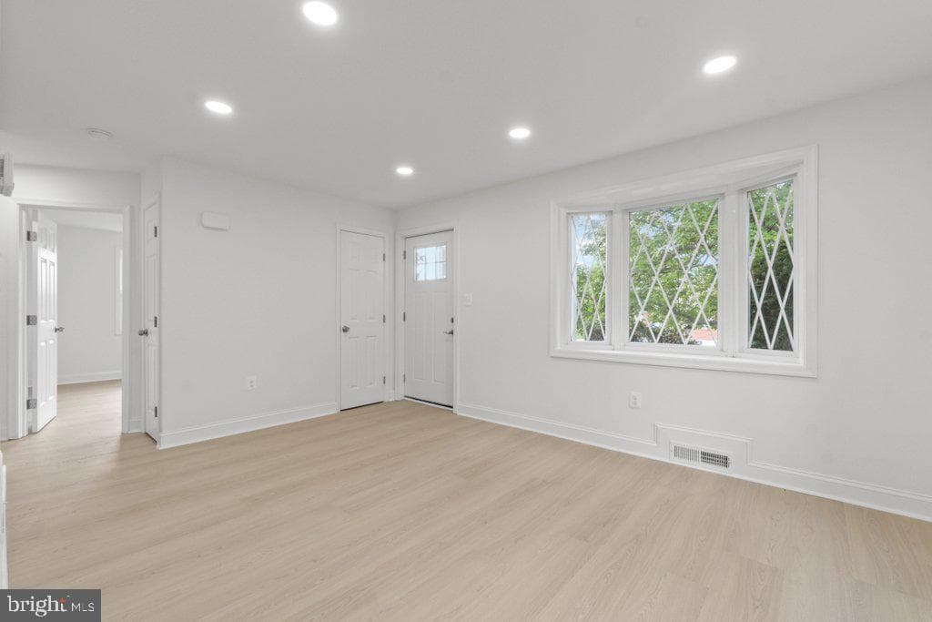3491 Hillsmere Road photo 5