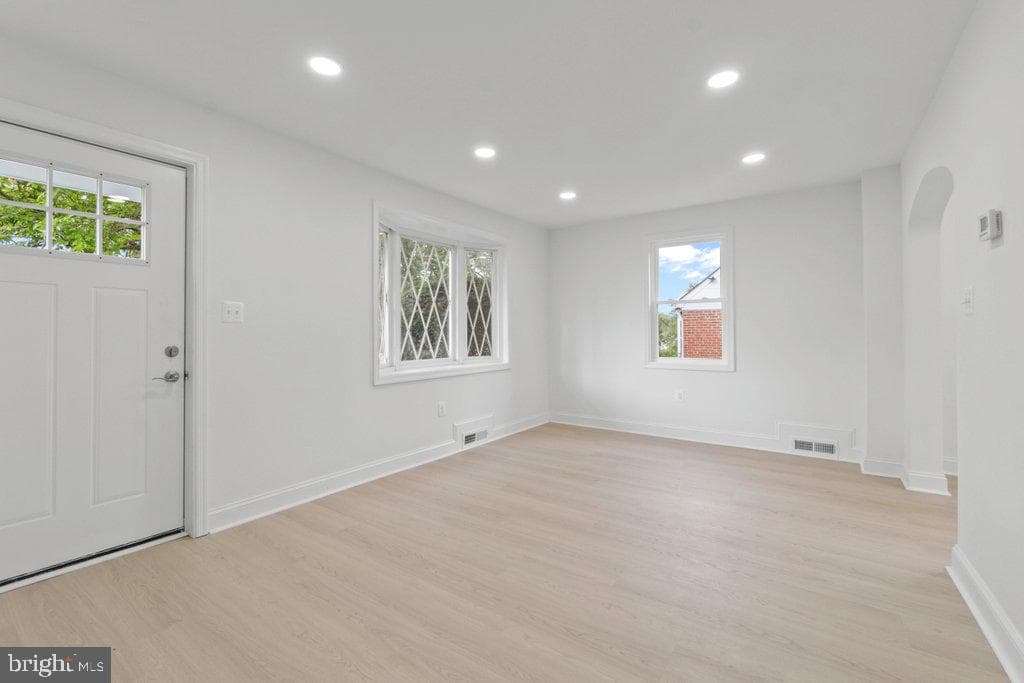 3491 Hillsmere Road photo 7