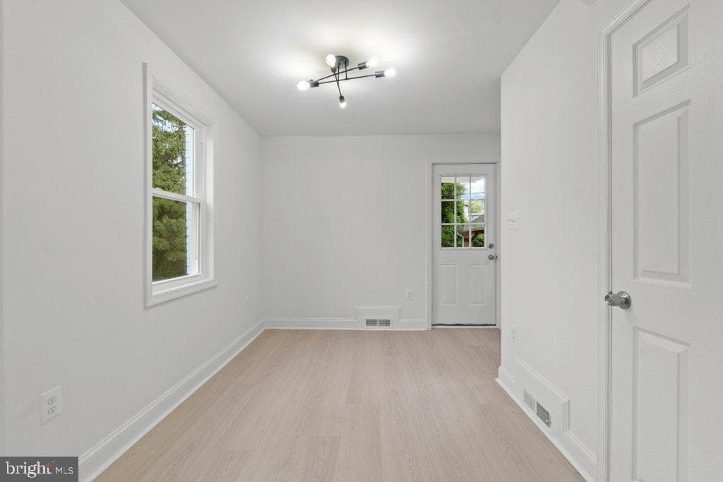 3491 Hillsmere Road photo 8