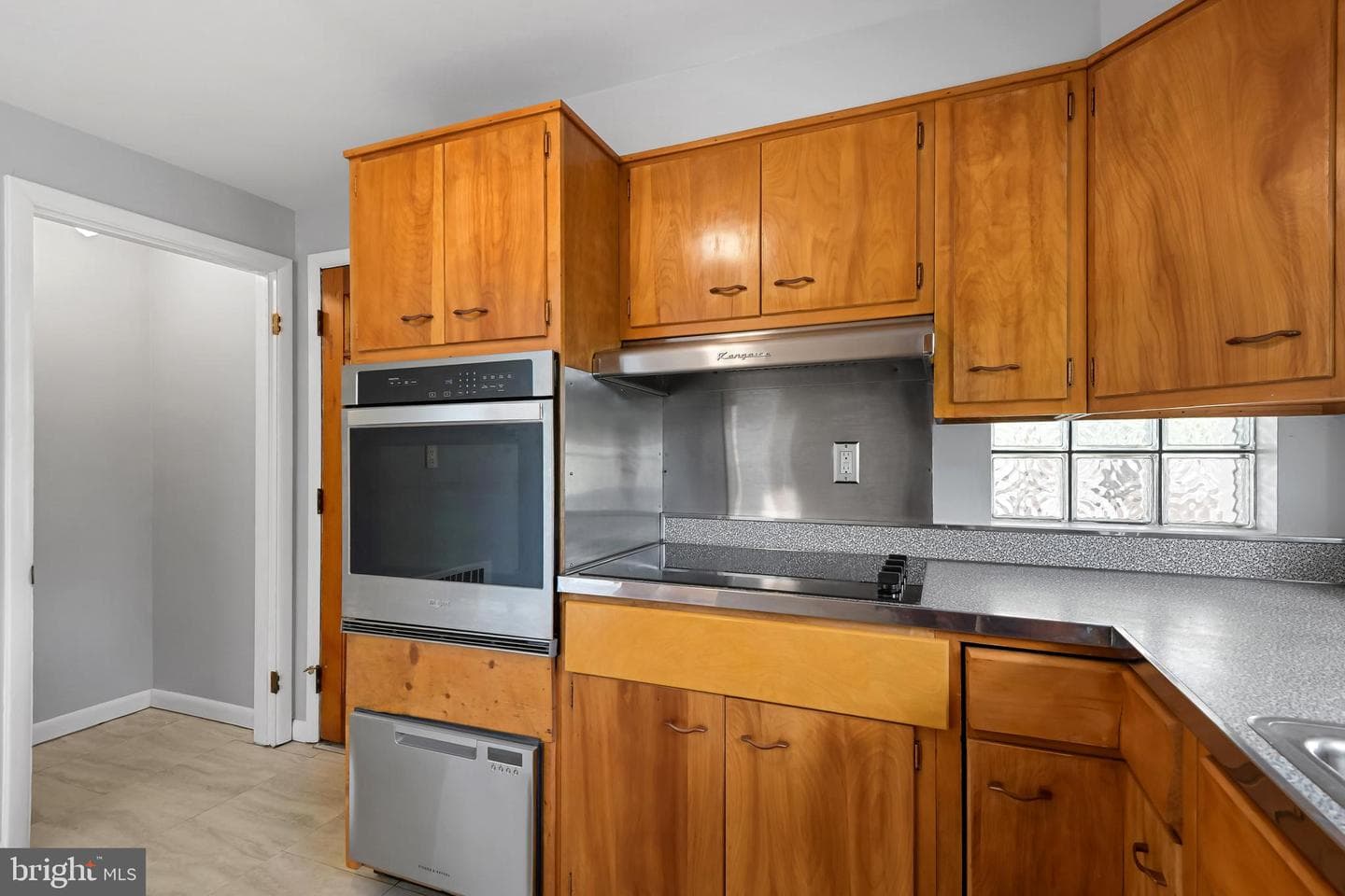 5000 Silver Spring Road photo 13