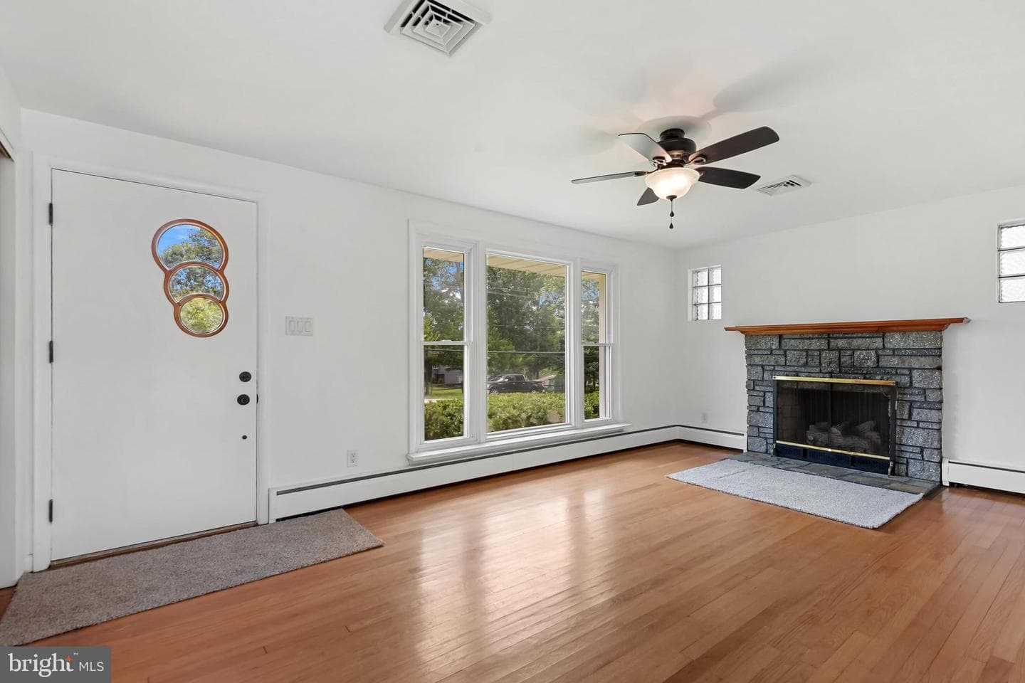 5000 Silver Spring Road photo 17
