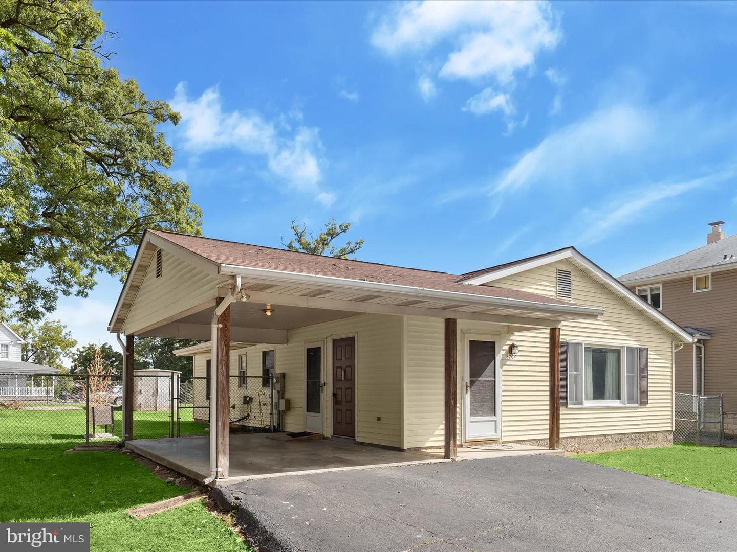 5704 Calverton