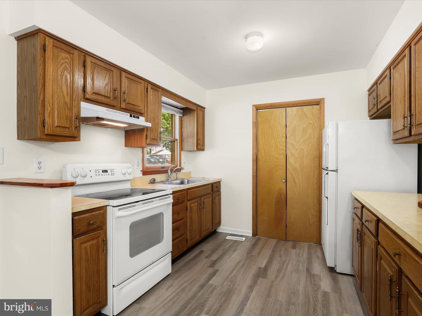 5704 Calverton photo 13
