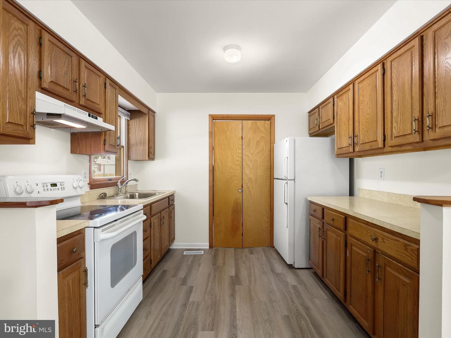 5704 Calverton photo 15