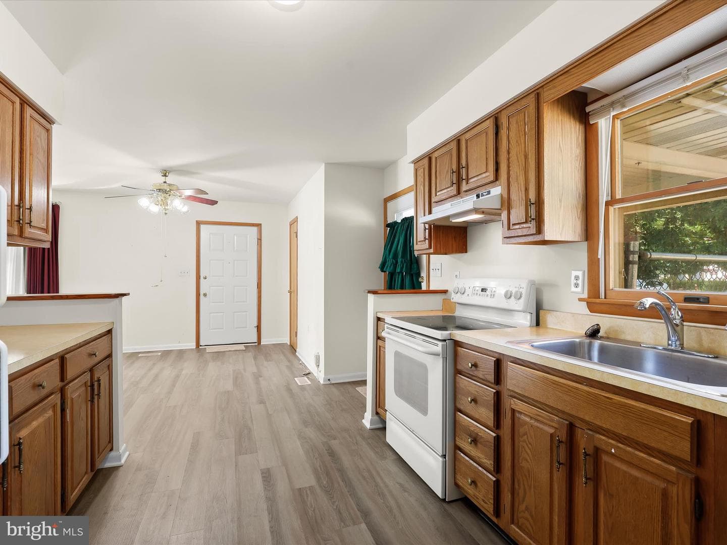 5704 Calverton photo 16