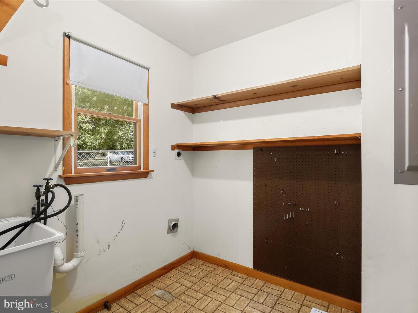 5704 Calverton photo 17