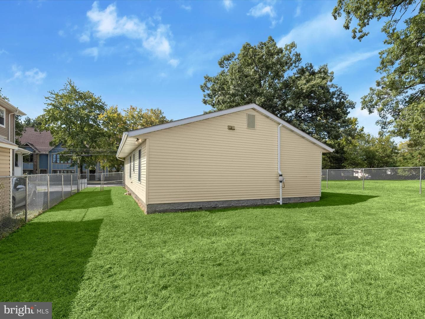 5704 Calverton photo 33