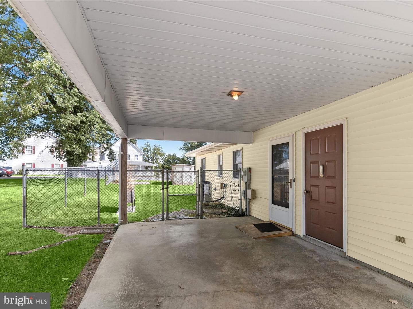 5704 Calverton photo 35
