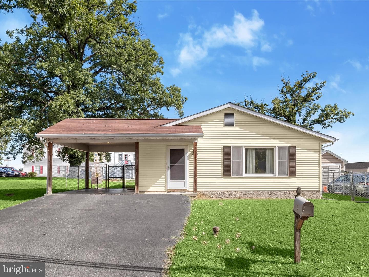 5704 Calverton photo 4