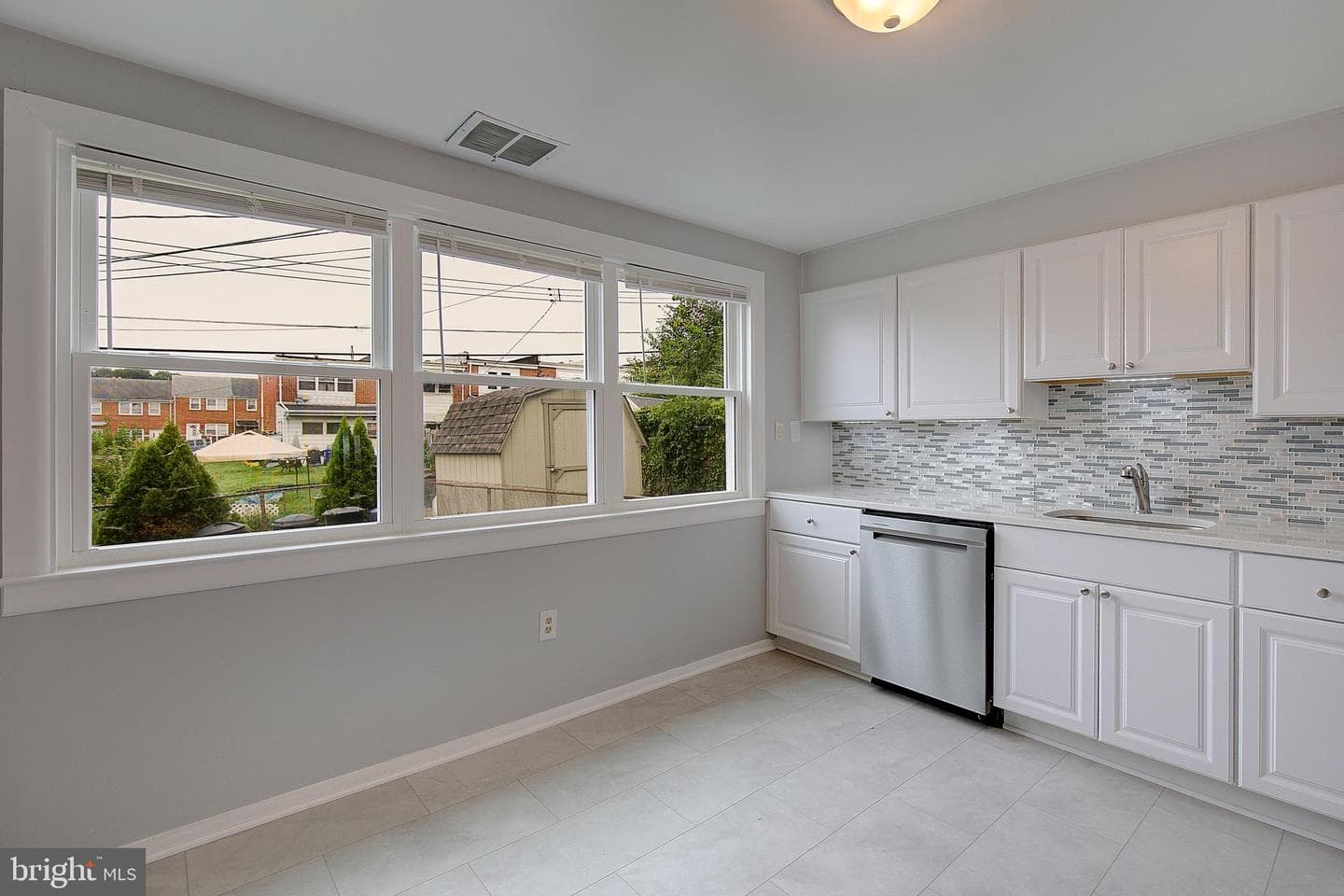 4330 Annapolis Road photo 10