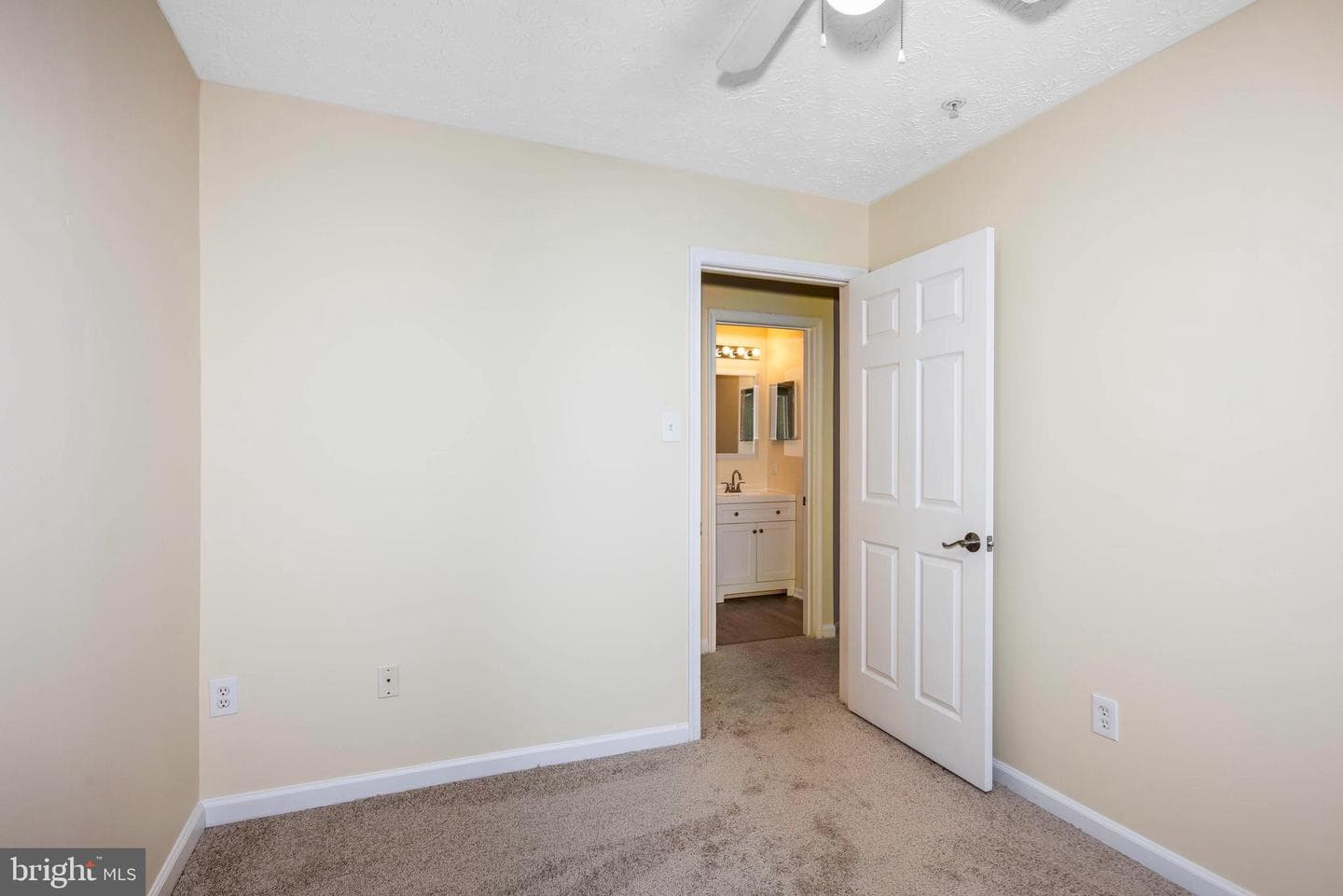 7811 Cornerstone Way photo 15