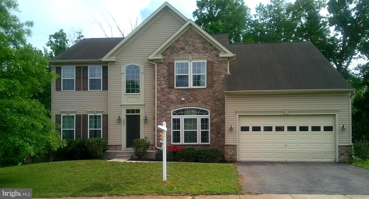 908 Gladway Road photo 1
