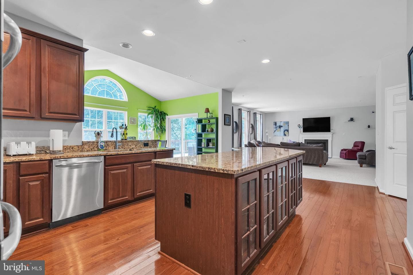 908 Gladway Road photo 13