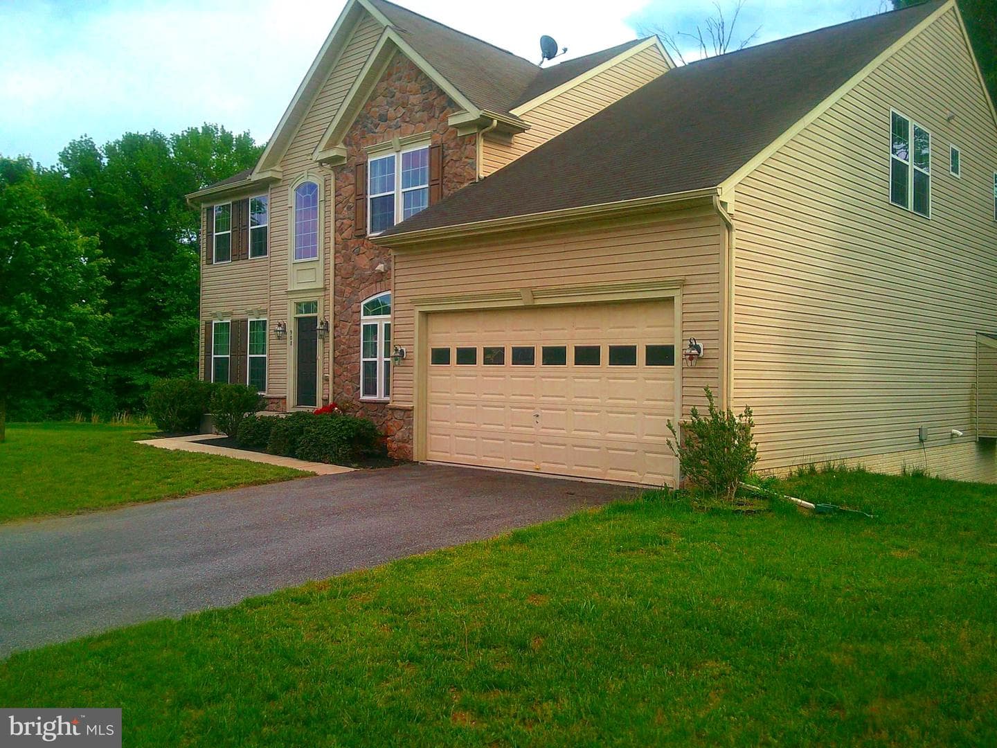 908 Gladway Road photo 2