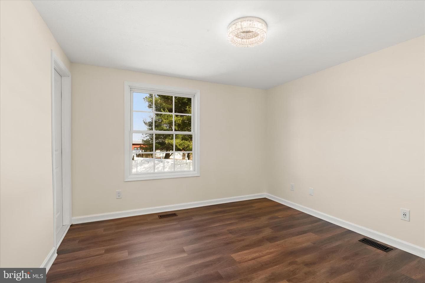 6 New Kent Court photo 19