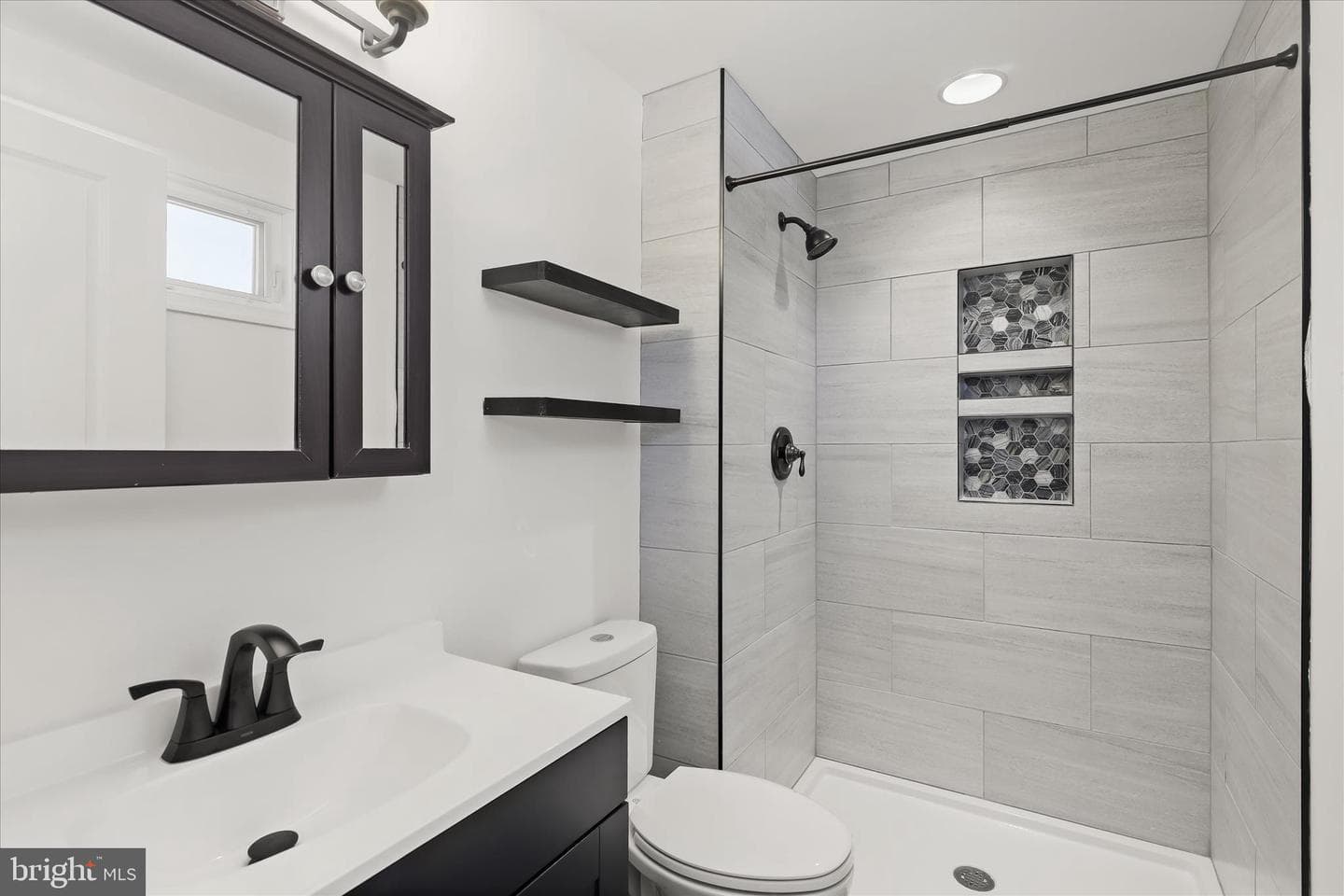 6 New Kent Court photo 21