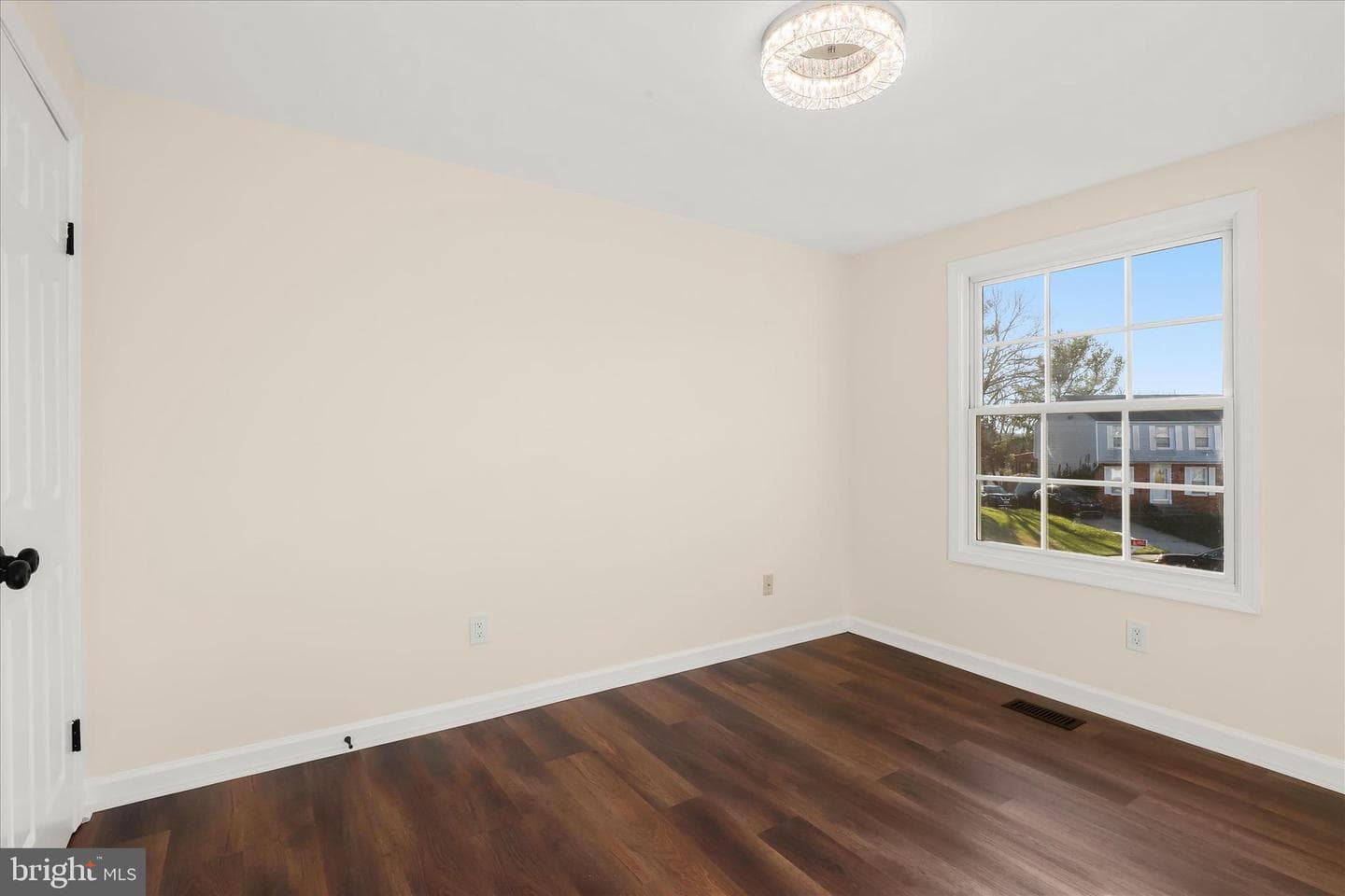 6 New Kent Court photo 25
