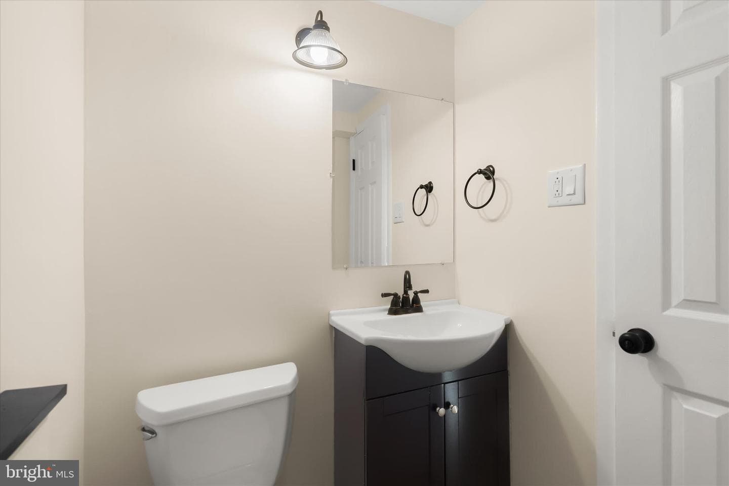 6 New Kent Court photo 34