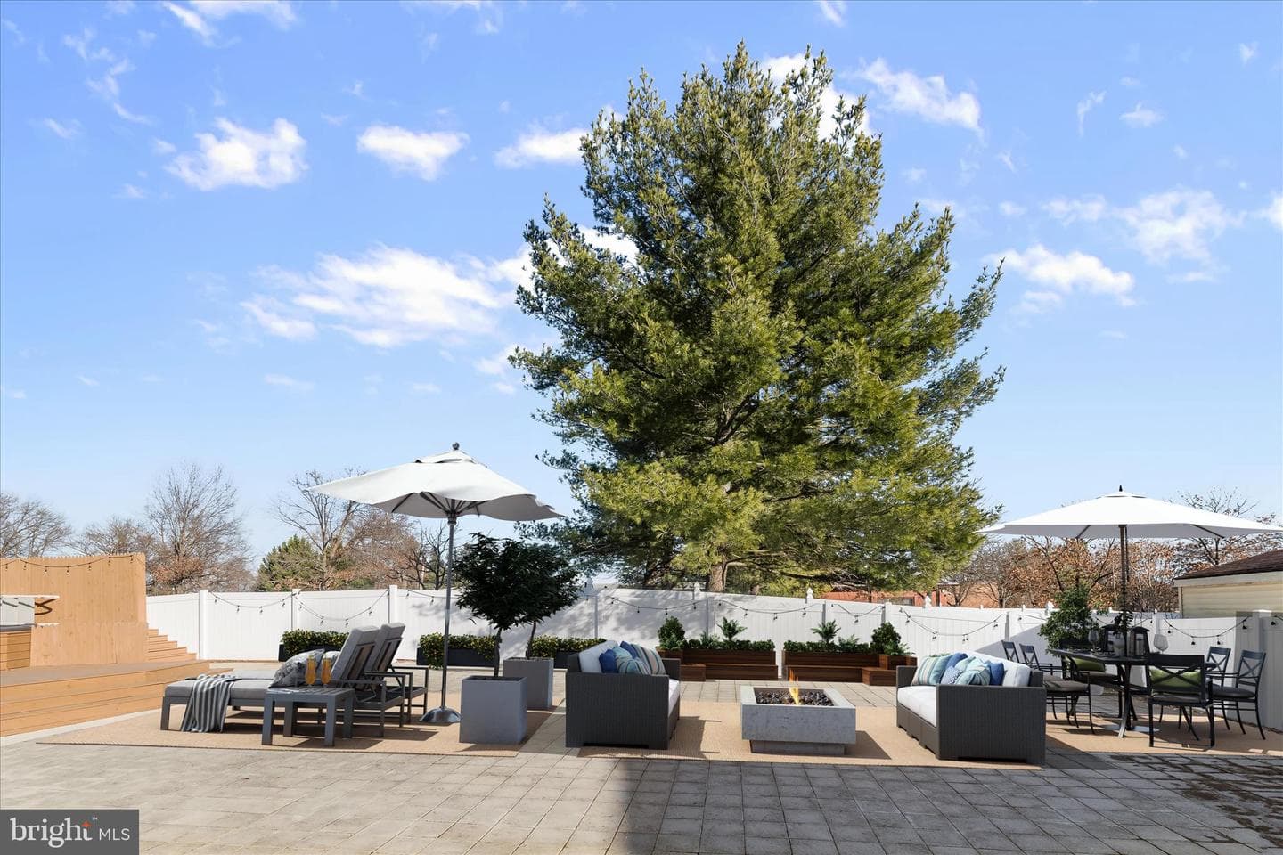 6 New Kent Court photo 35